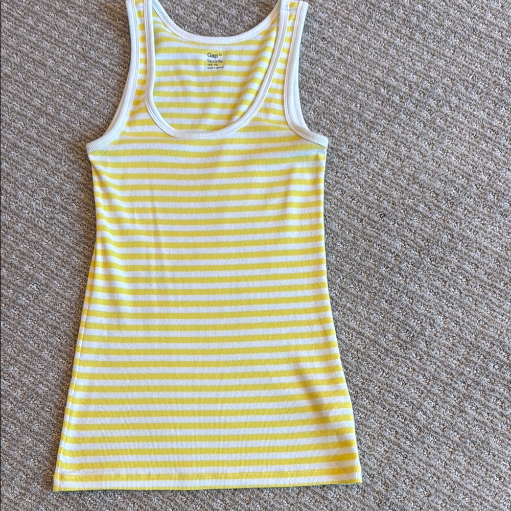 Gap Women’s Tank Top - Size medium